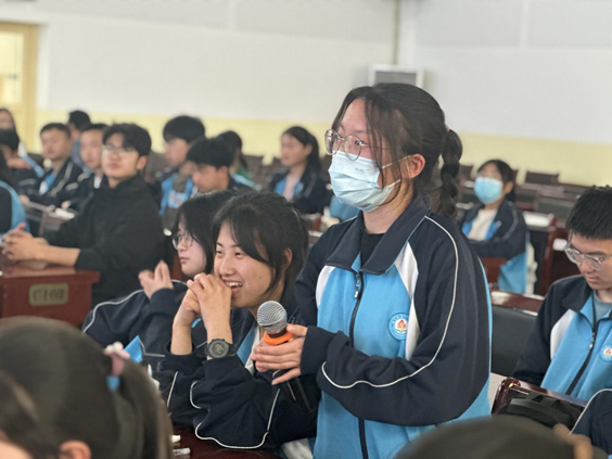 Spring visit of “Guantao Ganlin Class” in Xihe No.1 Middle School